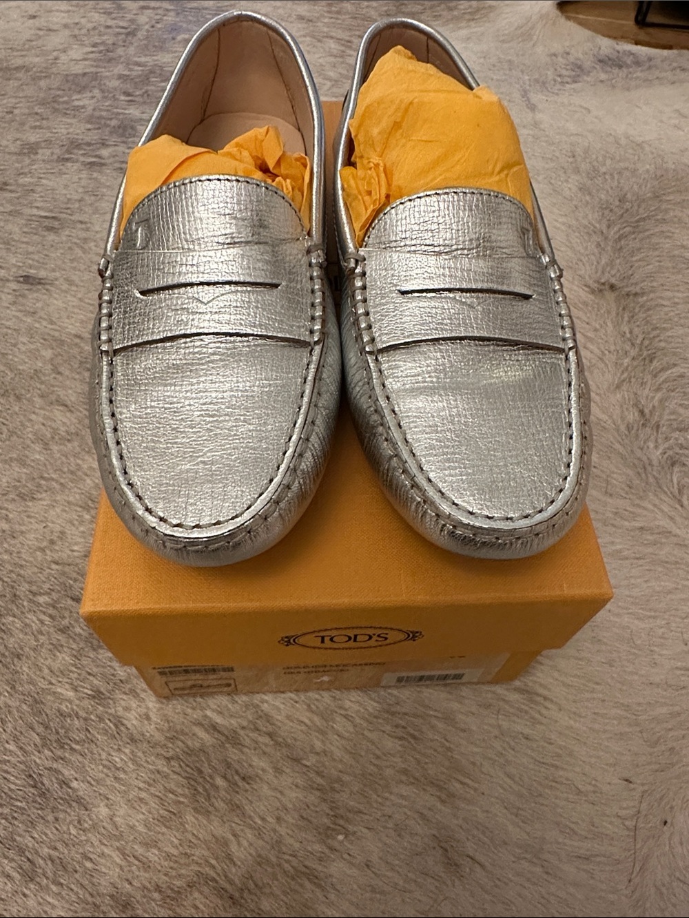 NWT! Tod's Silver Leather Gommini Moccasins, sz 36